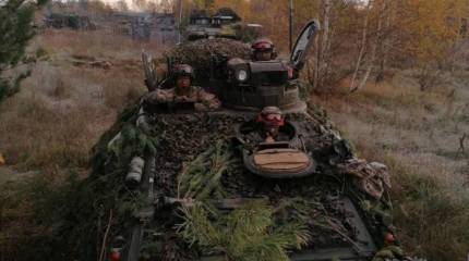 Минобороны Латвии предупредило водителей о недопустимости препятствования движению военных колонн