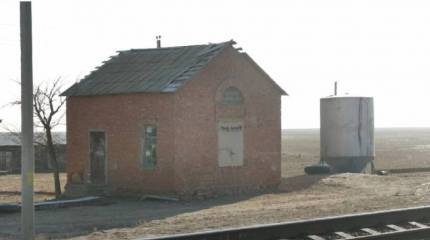 Telegram-канал сообщил о падении неизвестного БПЛА в Казахстане у железной дороги, по которой ходят российские грузовые поезда