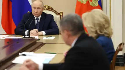 Путин поручил выделить региональным бюджетам не менее 100 млрд руб.