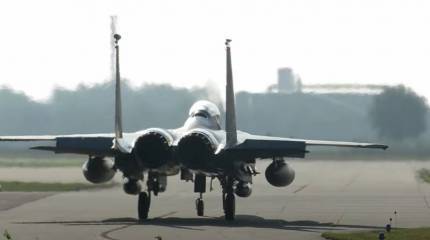 Авиационный фотограф сообщил о проблемах со взлетевшим с британской авиабазы Лейкенхит самолётом F-15E