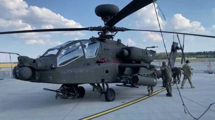 США собираются победить иранские БЭК в Ормузе с помощью AH-64 Apache и A-10