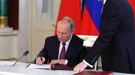 Путин подписал закон о погашении долгов крымчан перед банками Украины