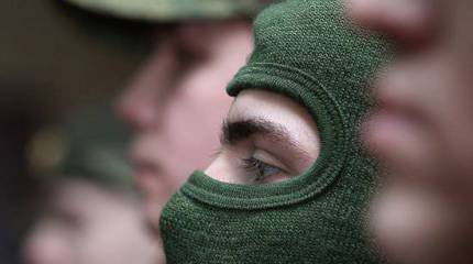 Без военных спец-курьеров страна смогла прожить лишь 10 дней...