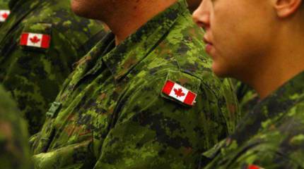 Власти Канады запретили военнослужащим выходить на улицу в военной форме