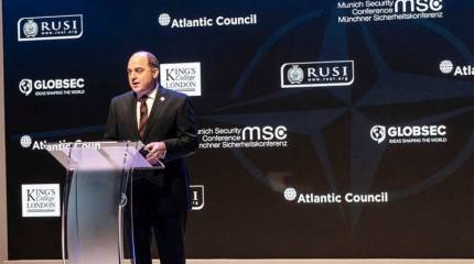 Названа официальная причина прибытия министра обороны Британии на сирийскую границу