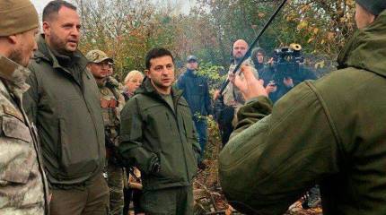 Зеленский пообщался с националистами на Донбассе на повышенных тонах