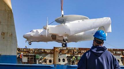 Японские ВВС получили пятый и шестой самолёты ДРЛО E-2D Advanced Hawkeye