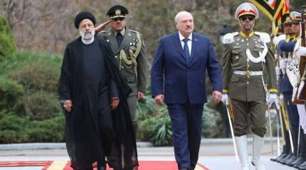 Появились кадры торжественной церемонии встречи президентов Белоруссии и Ирана в Тегеране