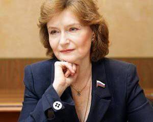 Наталия Нарочницкая о информационном оружии Запада