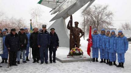 Под Астраханью открыли памятник, посвященный авиационным техникам