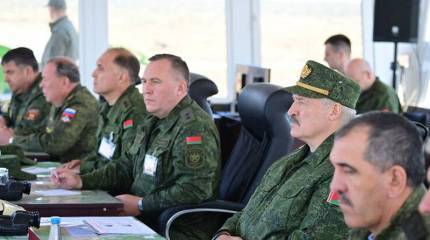 Из доклада на командном пункте в Белоруссии: Есть последовательная и активная милитаризация стран Балтии и Польши