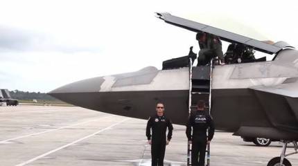 С авиабаз ВВС на востоке США эвакуируют свыше 150 самолётов