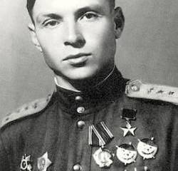 Был достоин стать трижды Героем