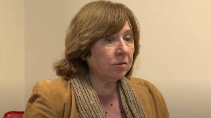 «Нет политической подоплёки» и «она почувствовала угрозу со стороны режима» - противоречия прессы ФРГ о прибытии Алексиевич