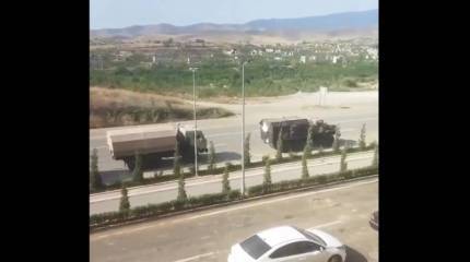 На перебрасываемой к границе с Арменией азербайджанской технике замечены новые символы быстрого опознавания