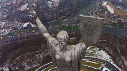 В Киеве собрались демонтировать советский герб со щита "Родины-матери"