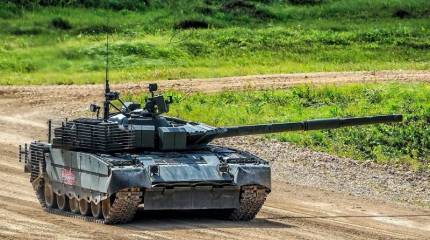 Мотострелковые соединения ВВО полностью перевооружены на танки Т-80БВМ