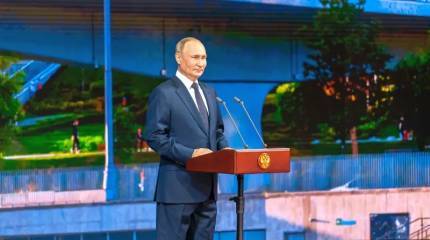 Более половины россиян назвали президента РФ Владимира Путина политиком года