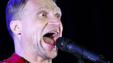 Украинцы по старинке смотрят «вражеский голубой огонёк», оставляя без внимания местных певцов-патриотов