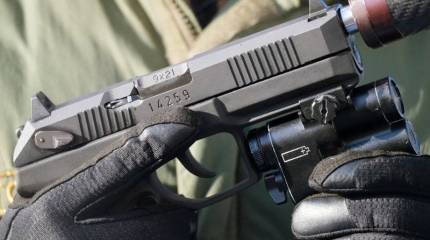 Новейший пистолет "Удав" принят на вооружение российской армии