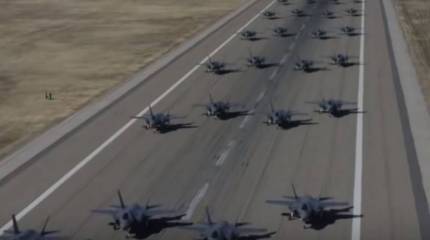 Американские ВВС отработали быстрый взлет 35 истребителей F-35A Lightning II
