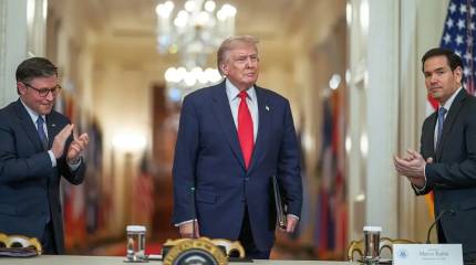 Ông Trump đe dọa sẽ phá hủy cơ sở hạ tầng năng lượng của Iran "trong vòng một giờ".