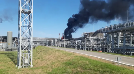 Воздушная угроза: дроны-камикадзе нанесли удар по НПЗ в Новошахтинске