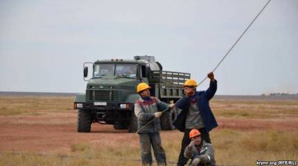 В Херсонской области повреждены опоры линии, ведущей электроэнергию на Крымский полуостров