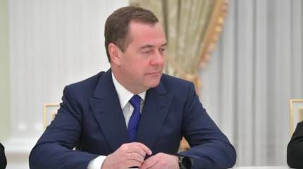 Медведев высказался о возможной передаче оружия воюющим с Западом силам