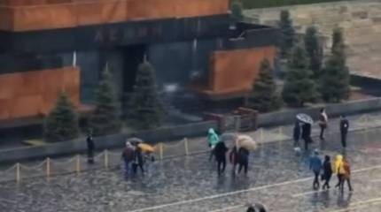 Зюганов назвал провокацией возможное захоронение тела Ленина