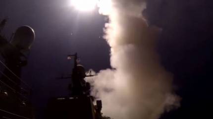 Минобороны показало кадры стрельбы крылатыми ракетами «Калибр» по военным объектам на Украине