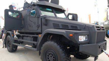 ЗАО «Астейс» представило черный бронеавтомобиль «Патруль-А»