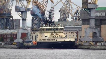 Совершающий межфлотский переход на ТОФ ледокол «Евпатий Коловрат» добрался до корейского Пусана