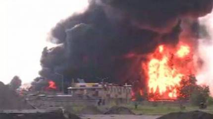 Взрыв и пожар на нефтебазе в Киевской области