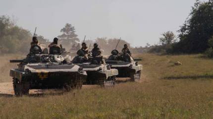 На учениях в Германии БМП-2 ВСУ доверили «прикрывать» колонну танков M1A1 Abrams армии США