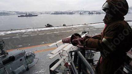 Несмотря на шторм, корабельная авианосная группа СФ в назначенный срок достигла Великобритании