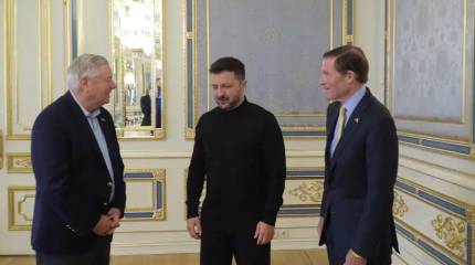 Сенаторы-русофобы проведали подопечного в Киеве, давая понять, что ждут от украинской делегации в Стамбуле срыва переговорного процесса