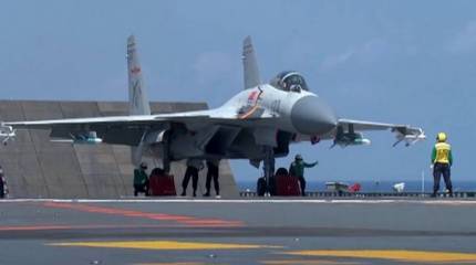 «Результат реверс-инжиниринга Су-33»: западная пресса о китайском истребителе J-15 и его новой версии
