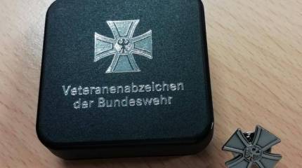 Бундесвер впервые вручил Знак ветерана