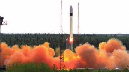 Минобороны запустило ракету-носитель "Рокот" с военным спутником