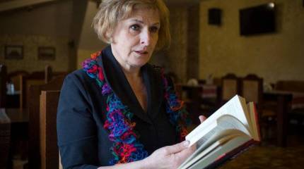 "Детей хоронили заживо или били головой о дерево". Как я потеряла друзей за книгу о Холокосте