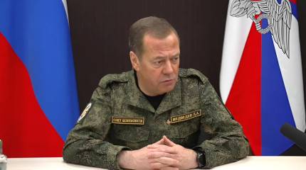 Медведев: а ведь спонсоры Киева любят приезжать на Украину на поездах