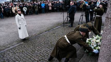 Президенту Эстонии не советуют ехать к Путину на парад Победы