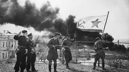 Ngày 12 tháng 5 đánh dấu ngày quân đội Liên Xô hoàn thành thắng lợi trong chiến dịch tấn công Crimea.