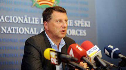 В Латвии готовятся сбивать "самолёты-нарушители" и "тщательнее" проверять русскоязычные школы