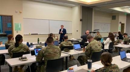 Представитель Пентагона: Причин роста концентрации своих войск на западных границах русские не объясняют