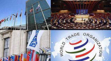 Всё заседаете?..