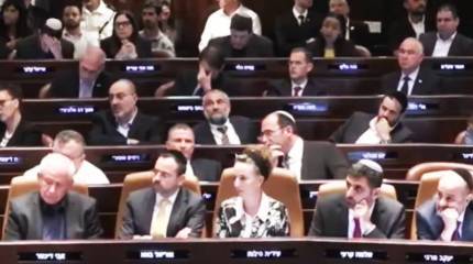 Заседание израильского парламента началось с минуты молчания и прервалось сиреной воздушной тревоги