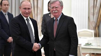 Почему советника президента США принял президент России?