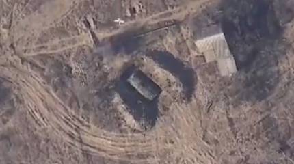 Работа барражирующего боеприпаса «Ланцет» против замаскированной техники на Артемовском направлении попала в кадр